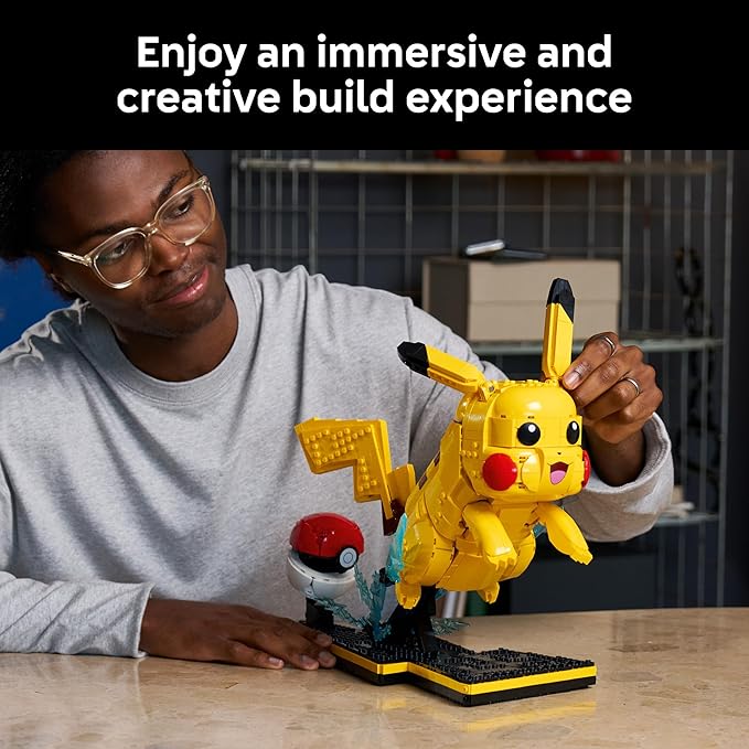 LEGO Pokémon Pikachu and Poké Ball