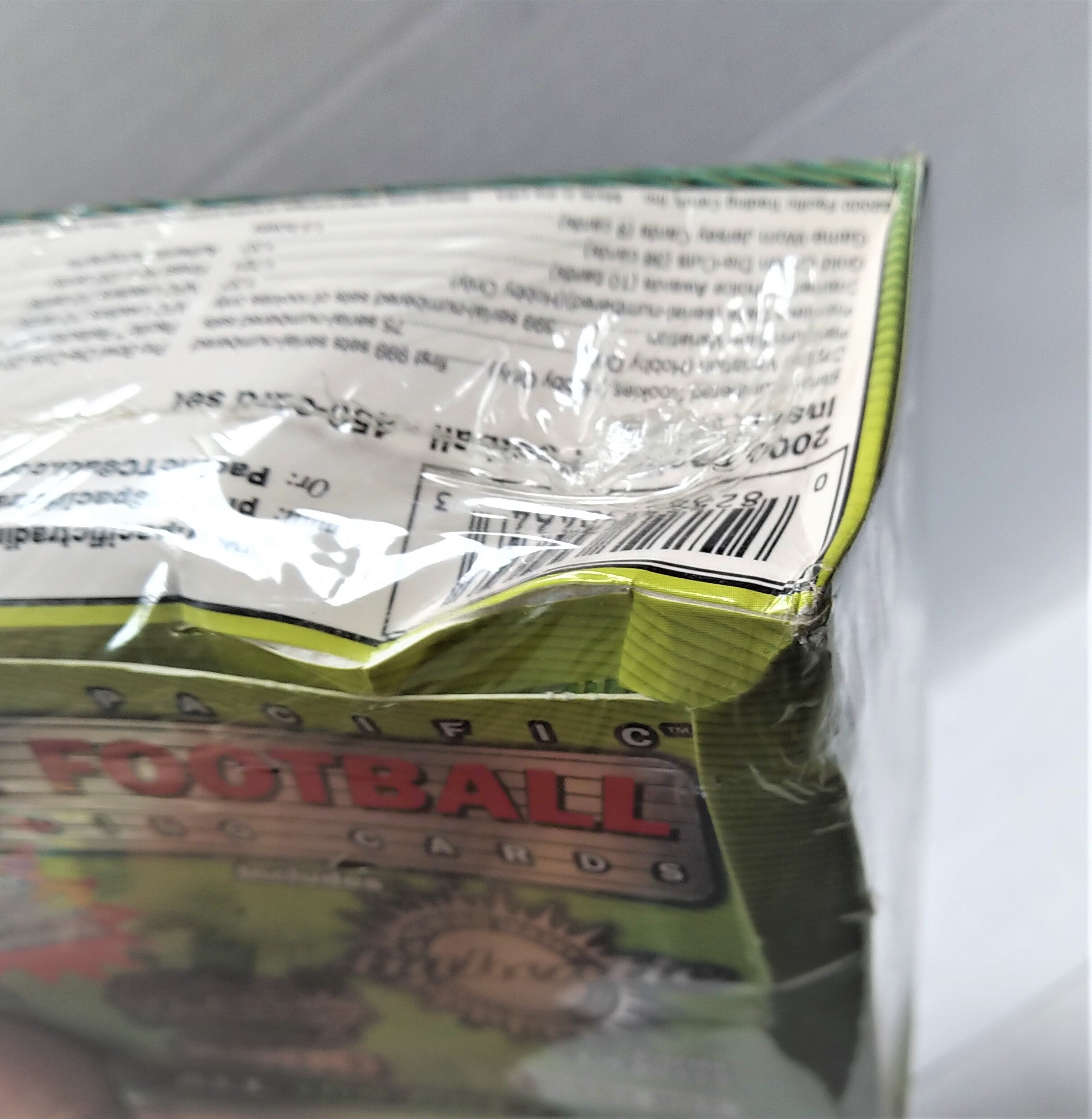 2000 Pacific Football Hobby Box - Miraj Trading