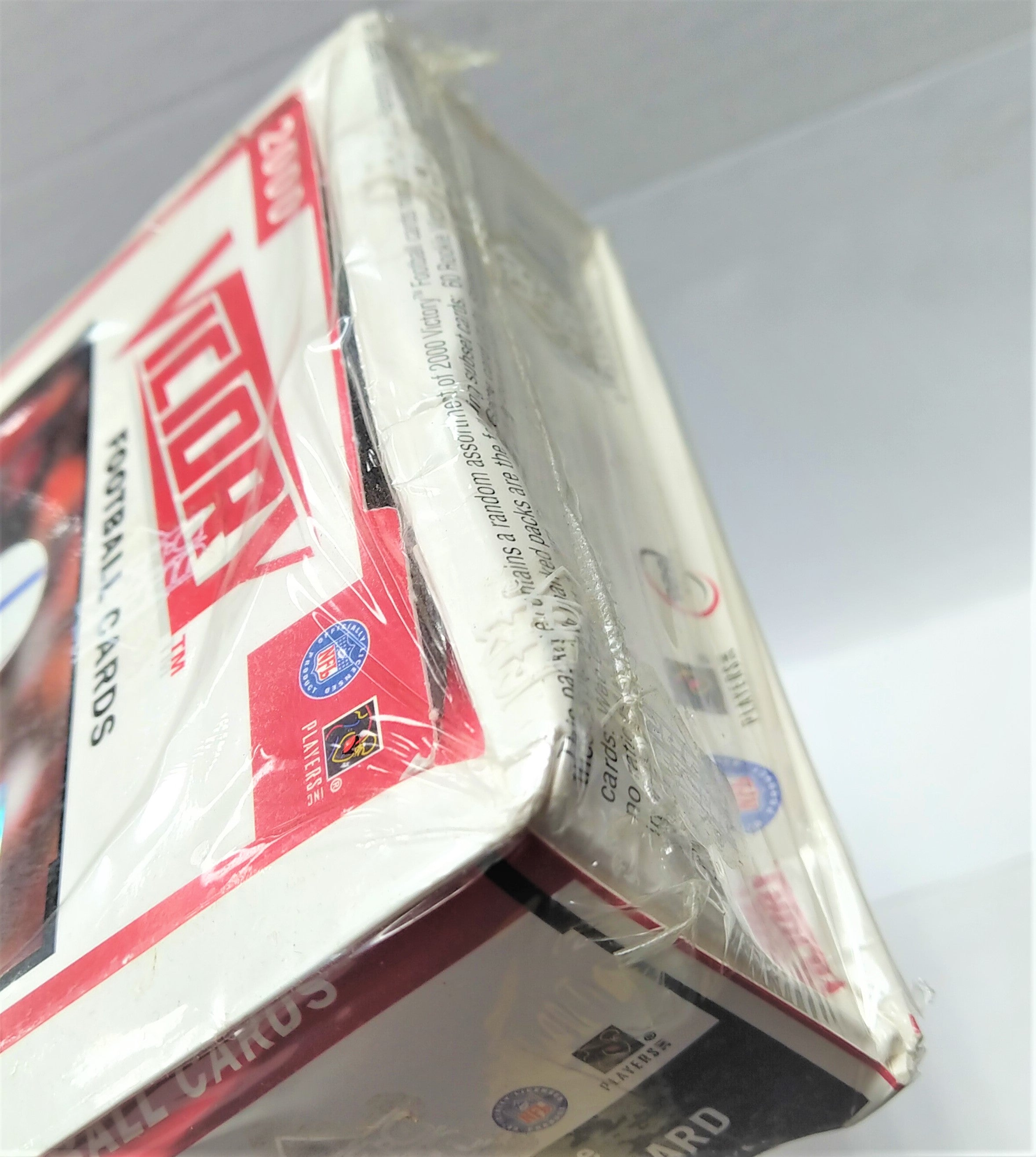 2000 Upper Deck Victory Football Hobby Box - Miraj Trading