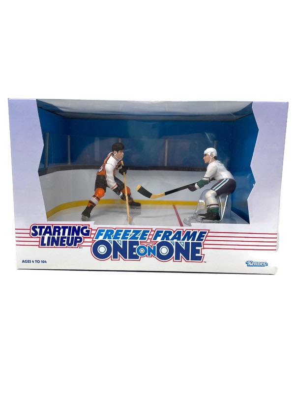 Kenner Starting Lineup Freeze Frame One on One Vintage Hockey Figurine (Paul Kariya vs Eric Lindros) - Miraj Trading