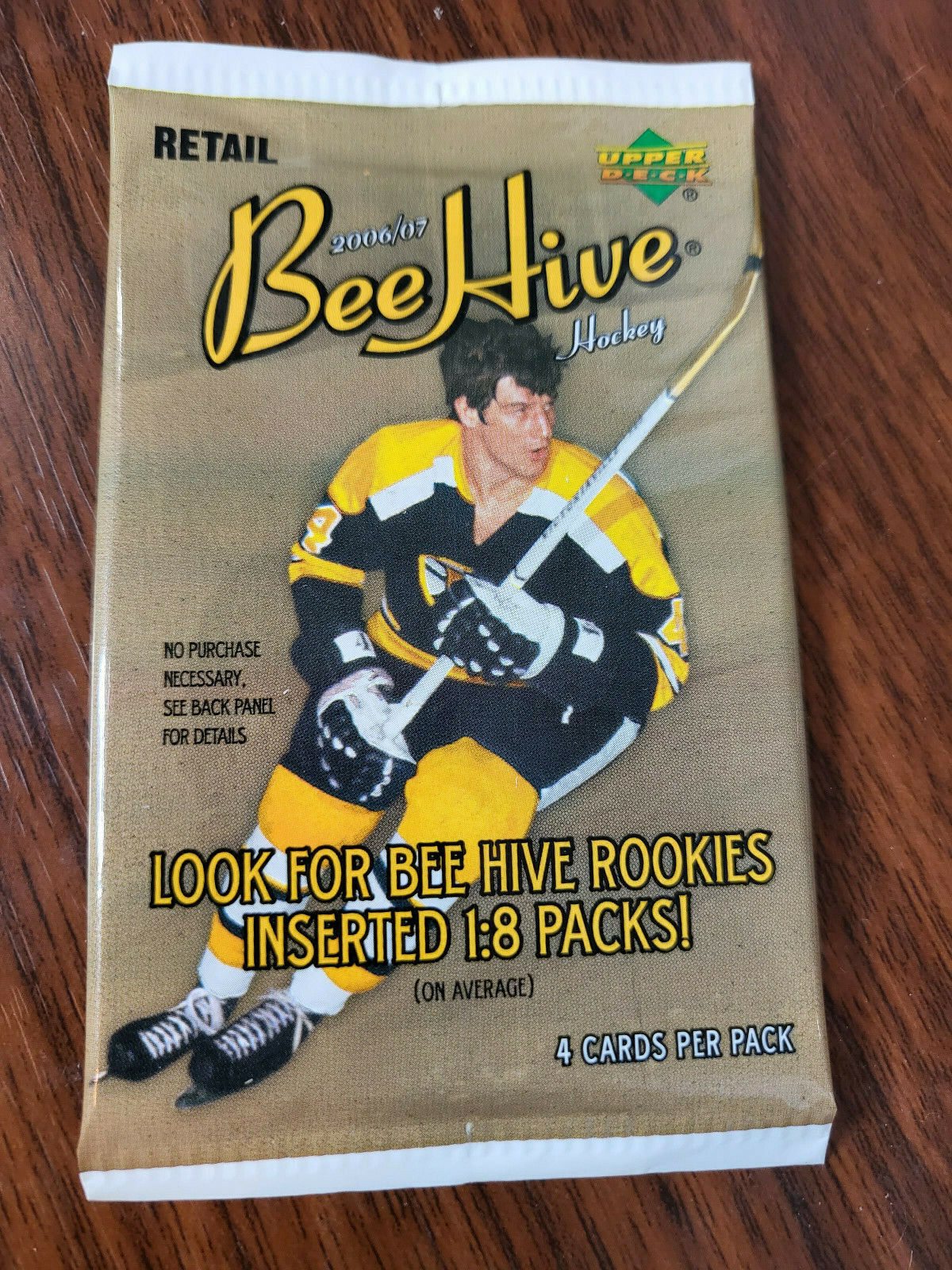 2006-07 Upper Deck Bee Hive Hockey Retail Pack ( Lot of 17 Packs ) - Miraj Trading