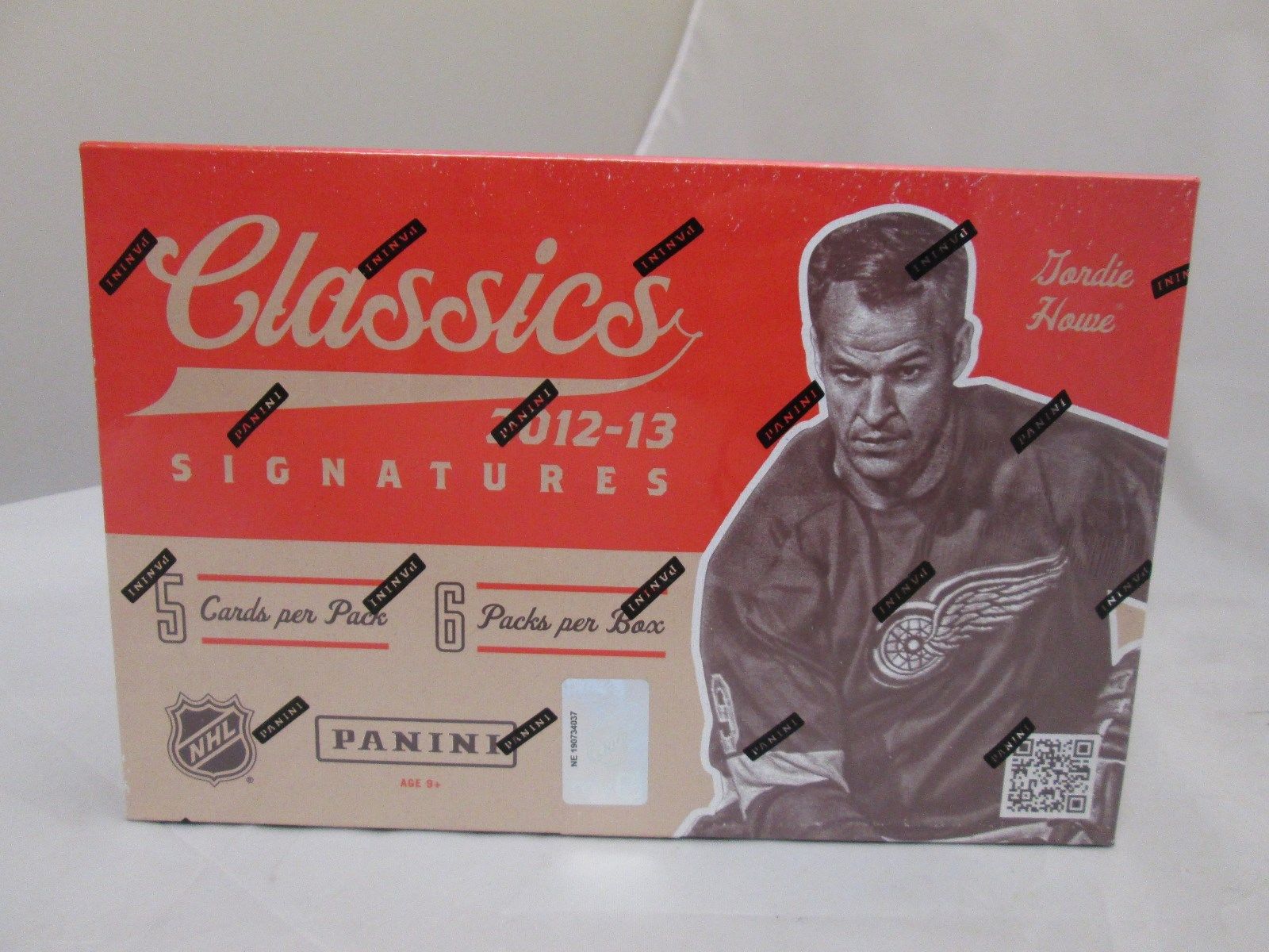 2012-13 Panini Classics Signatures Hockey Hobby Sealed box - BigBoi Cards